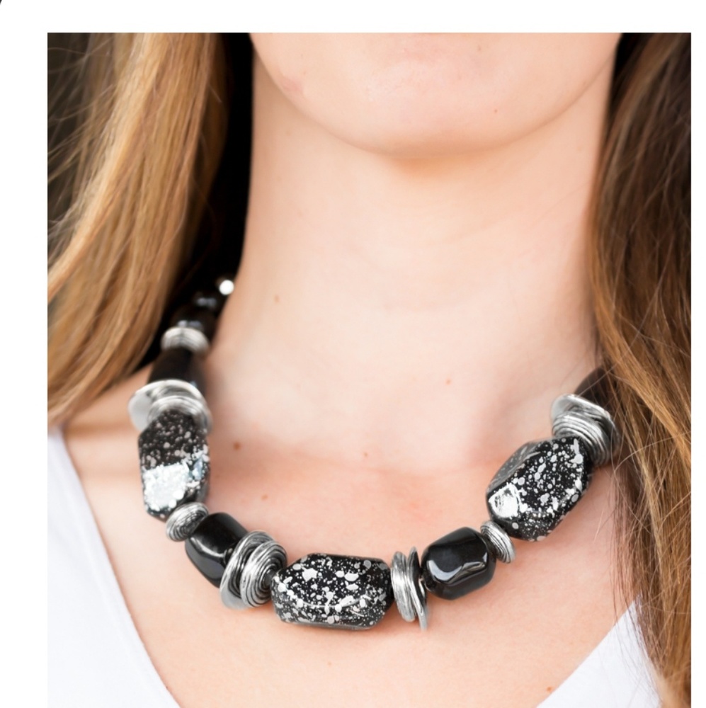 Necklace - Picture 2 of 3